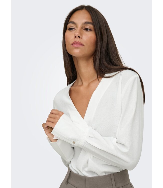 JDY JDYLION V-Neck Top Cloud Dancer – Crèmewitte damesblouse met V-hals