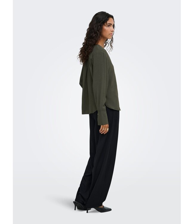 JDY JDYLION V-Neck Top Black Olive – Donkergroene damesblouse met V-hals