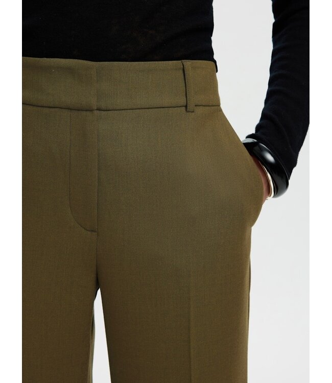 Selected Femme SLWRITA Wide Pant Fir Green – Olijfgroene damesbroek met wijde pijpen