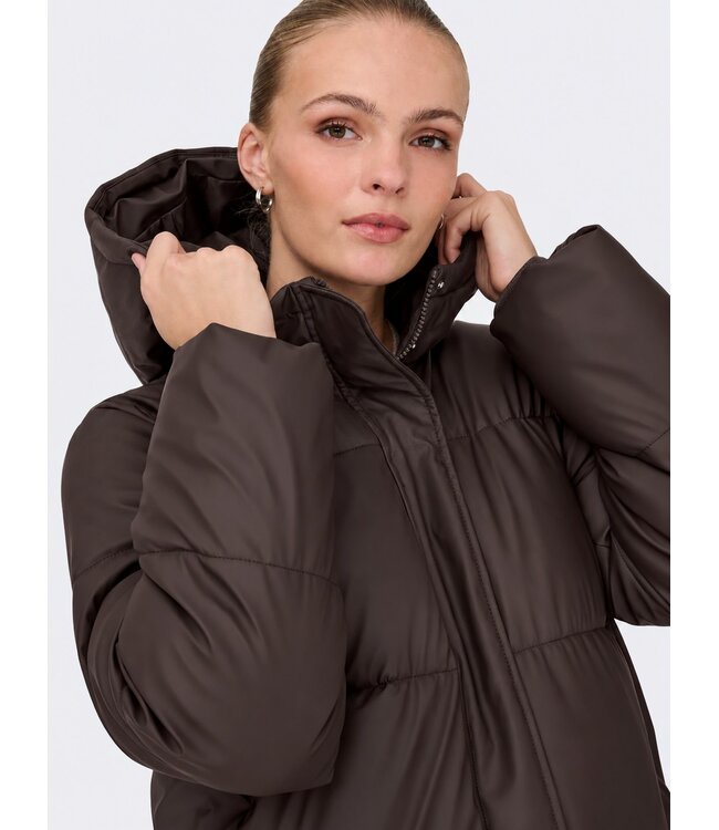 JDY JDYKAMMA Water Rep Long Puffer Chocolate Torte – Lange donkerbruine pufferjas