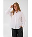 KAFFE KAmathilde Shirt Optical White – Witte loose fit damesblouse met plooidetails