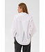 KAFFE KAmathilde Shirt Optical White – Witte loose fit damesblouse met plooidetails