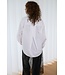 KAFFE KAmathilde Shirt Optical White – Witte loose fit damesblouse met plooidetails