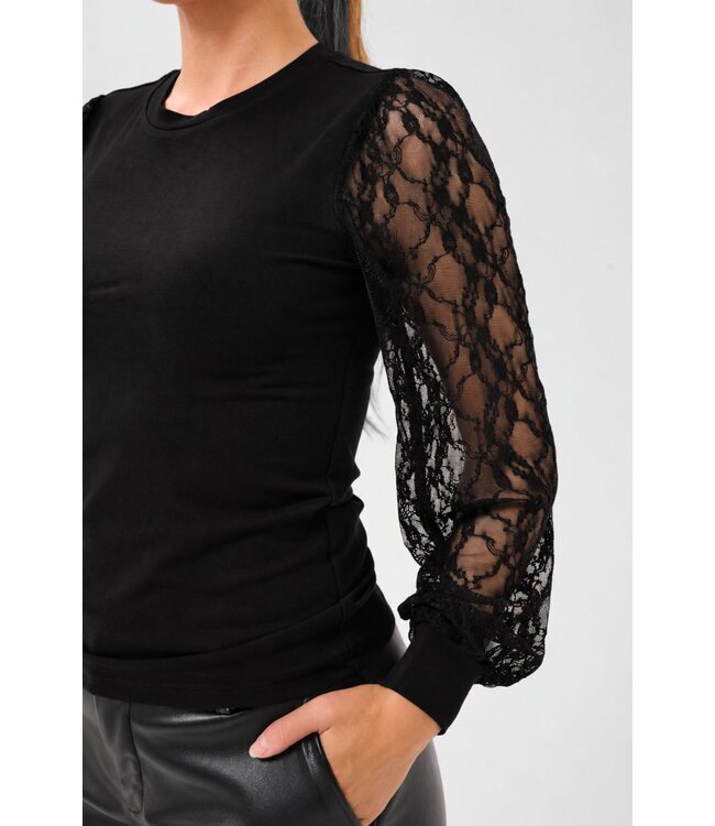 KAFFE KAliana Lace Blouse Black Deep – Zwarte damestop met kanten mouwen