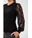 KAFFE KAliana Lace Blouse Black Deep – Zwarte damestop met kanten mouwen