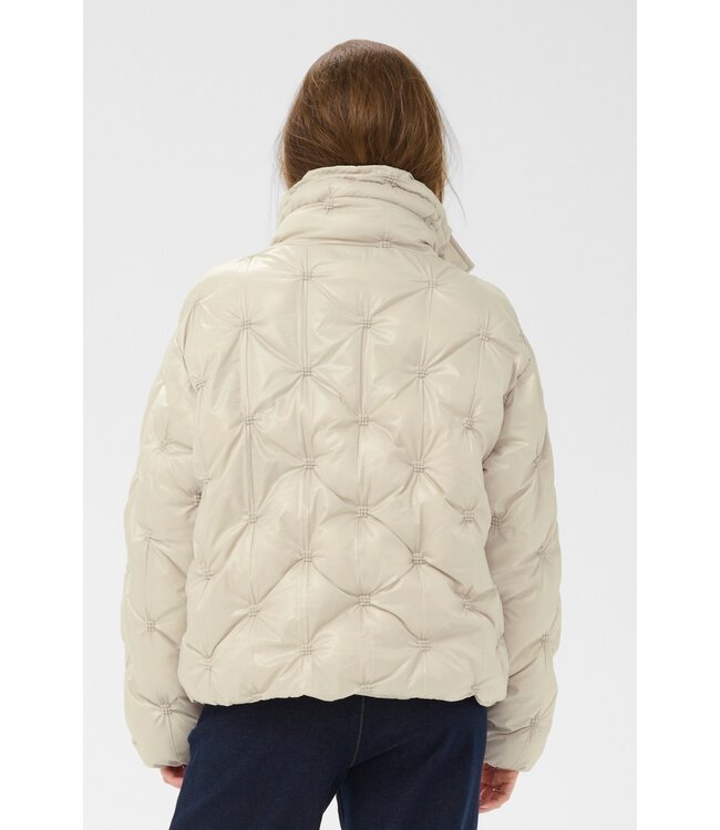 CREAM CRDrakie Short Jacket Oatmeal – Gewatteerde damesjas met sterpatroon