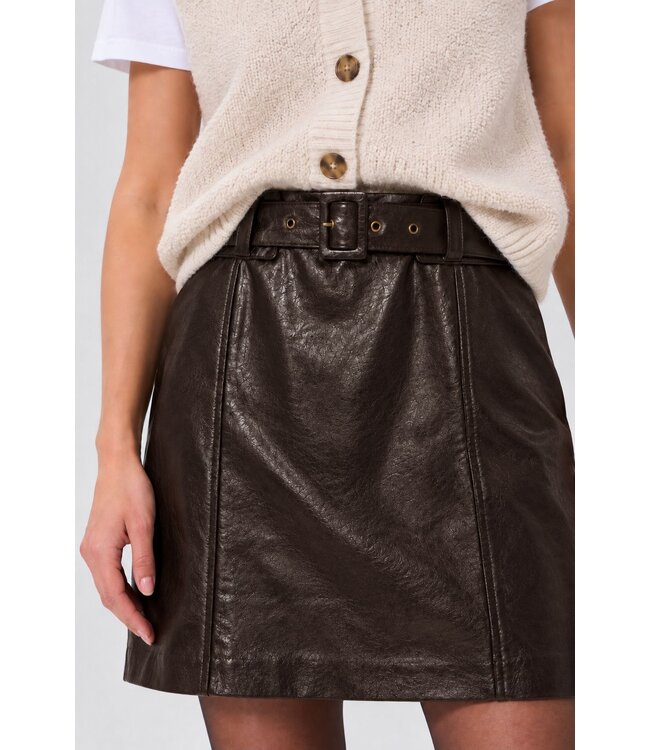 Freequent FQFREY Skirt Mole – Bruine PU-minirok in lederlook met ceintuur