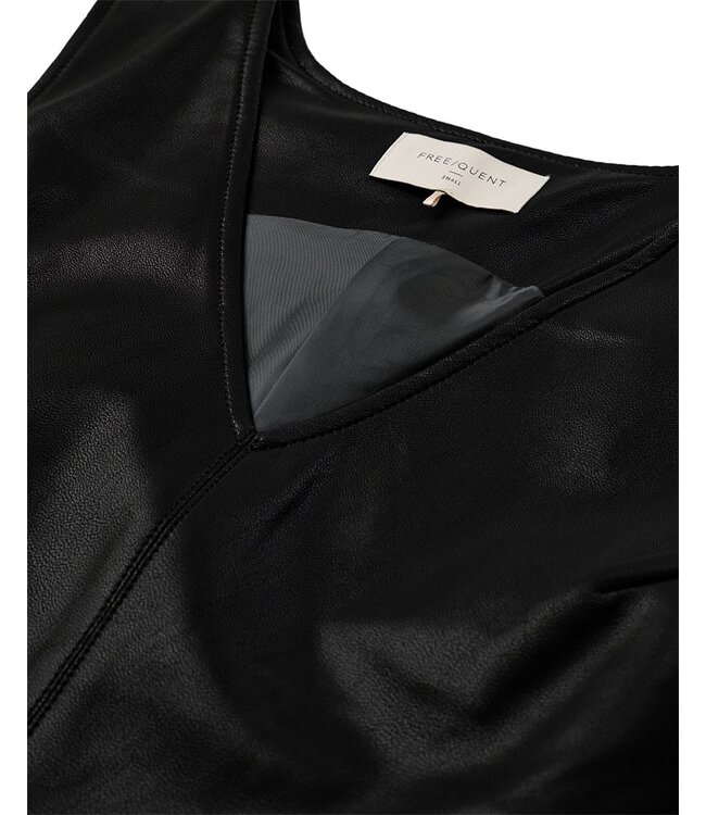 Freequent FQVEGGY Dress Black – Zwarte mouwloze lederlook jurk met V-hals