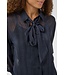 KAFFE KAlouisa Shirt Blue Blurry Stripes – Transparante blauwe damesblouse met strik