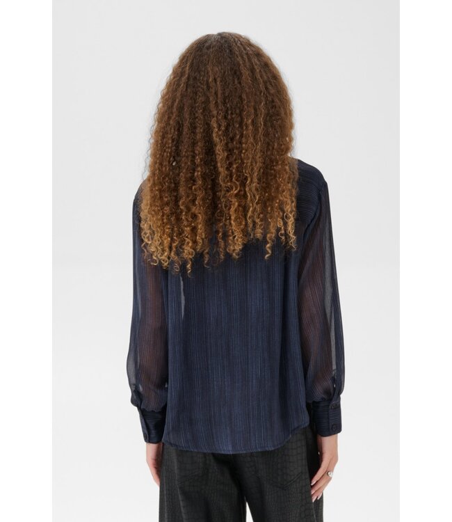 KAFFE KAlouisa Shirt Blue Blurry Stripes – Transparante blauwe damesblouse met strik