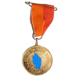 Officiële Kielegat® medaille 1976 motto "getter un 'andje van!"