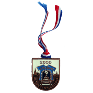 De officiële Kielegat® medaille 2005 motto "Me zijn ut spoor bijster"