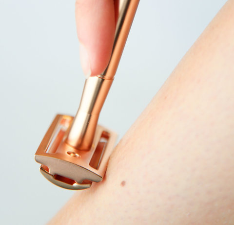 HOW DOES A SAFETY RAZOR WORK?