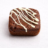 Eiwitrijke Brownie met Witte Chocolade Topping – Eiwitrijk Tussendoortje (15g Eiwit)