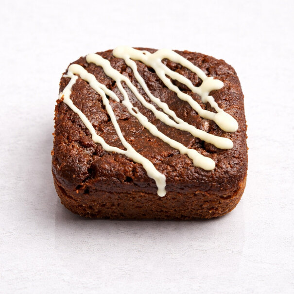 Fit Bakery Eiwitrijke Brownie met Witte Chocolade Topping – Eiwitrijk Tussendoortje (15g Eiwit)