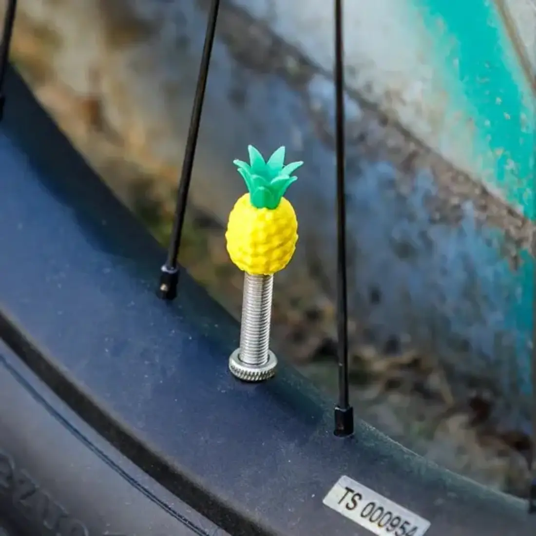 CAPSTERPICE Ventilkappe Ananas