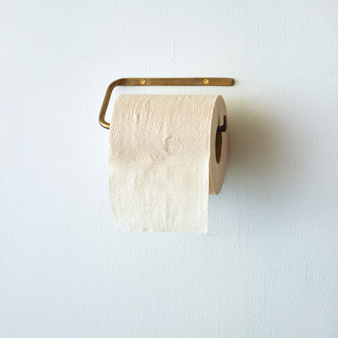 fog linen work. Toilettenpapierhalter Messing