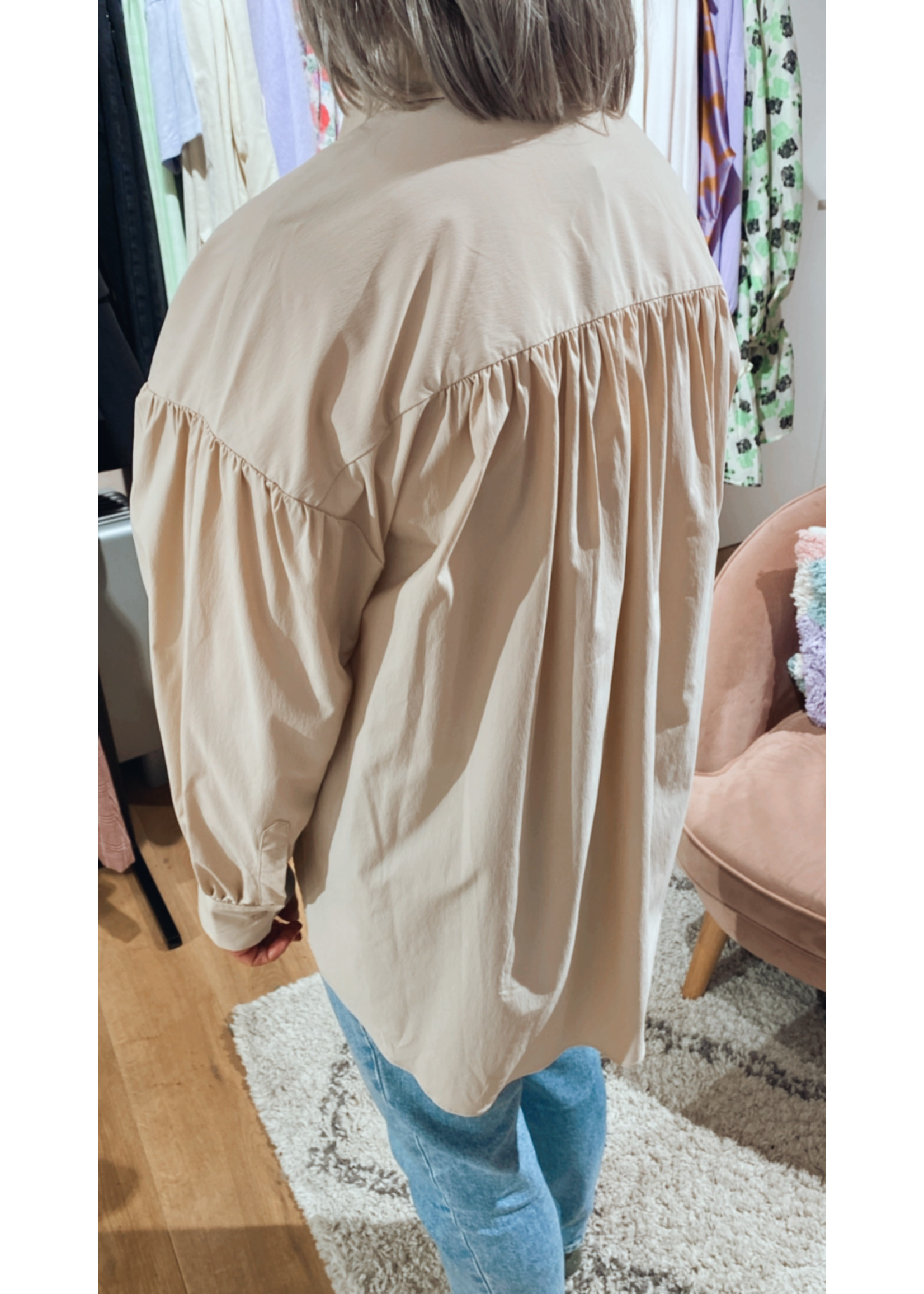 OVERSIZED BLOUSE