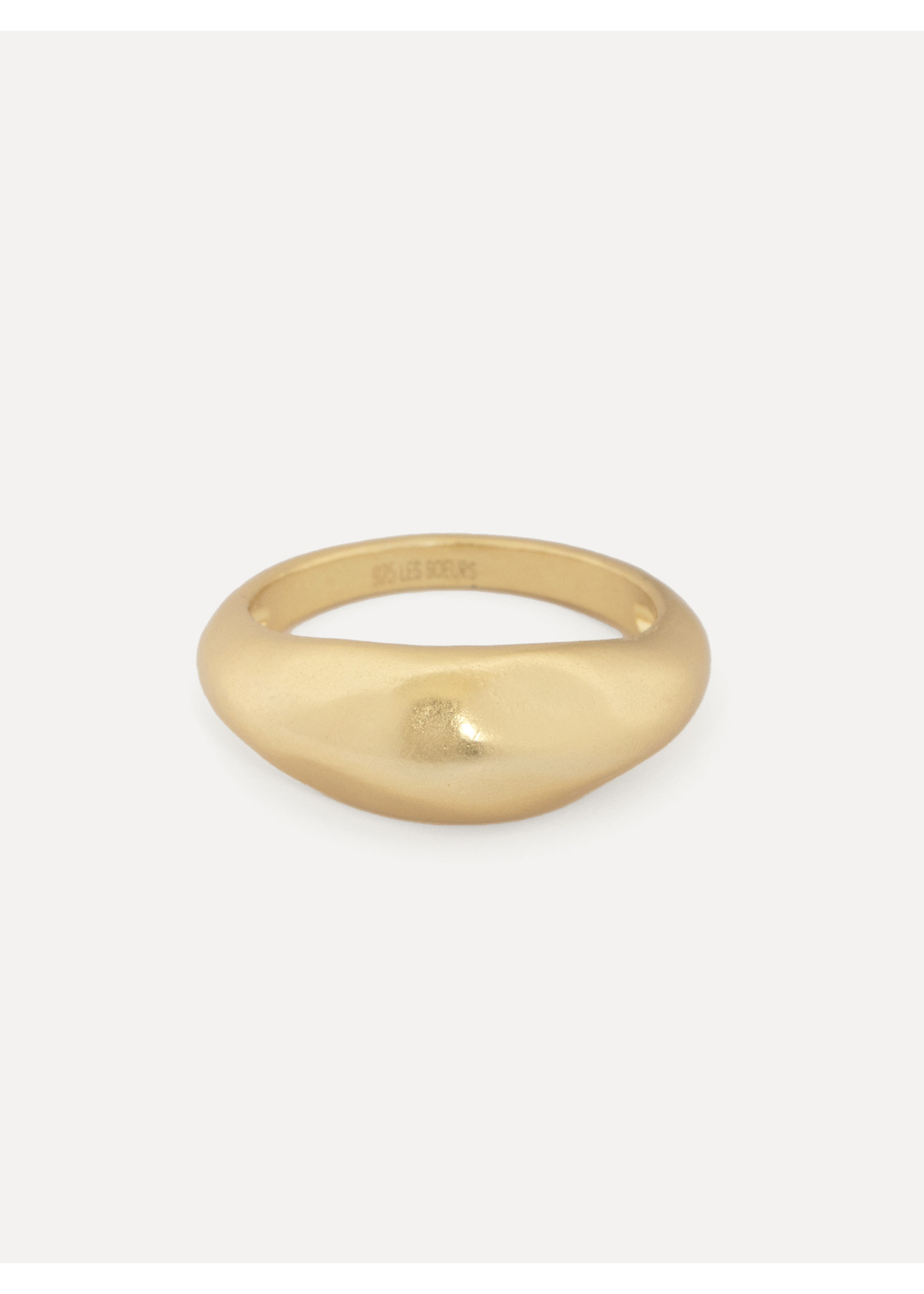 GIOIA HAMMERED DOME RING GOLD