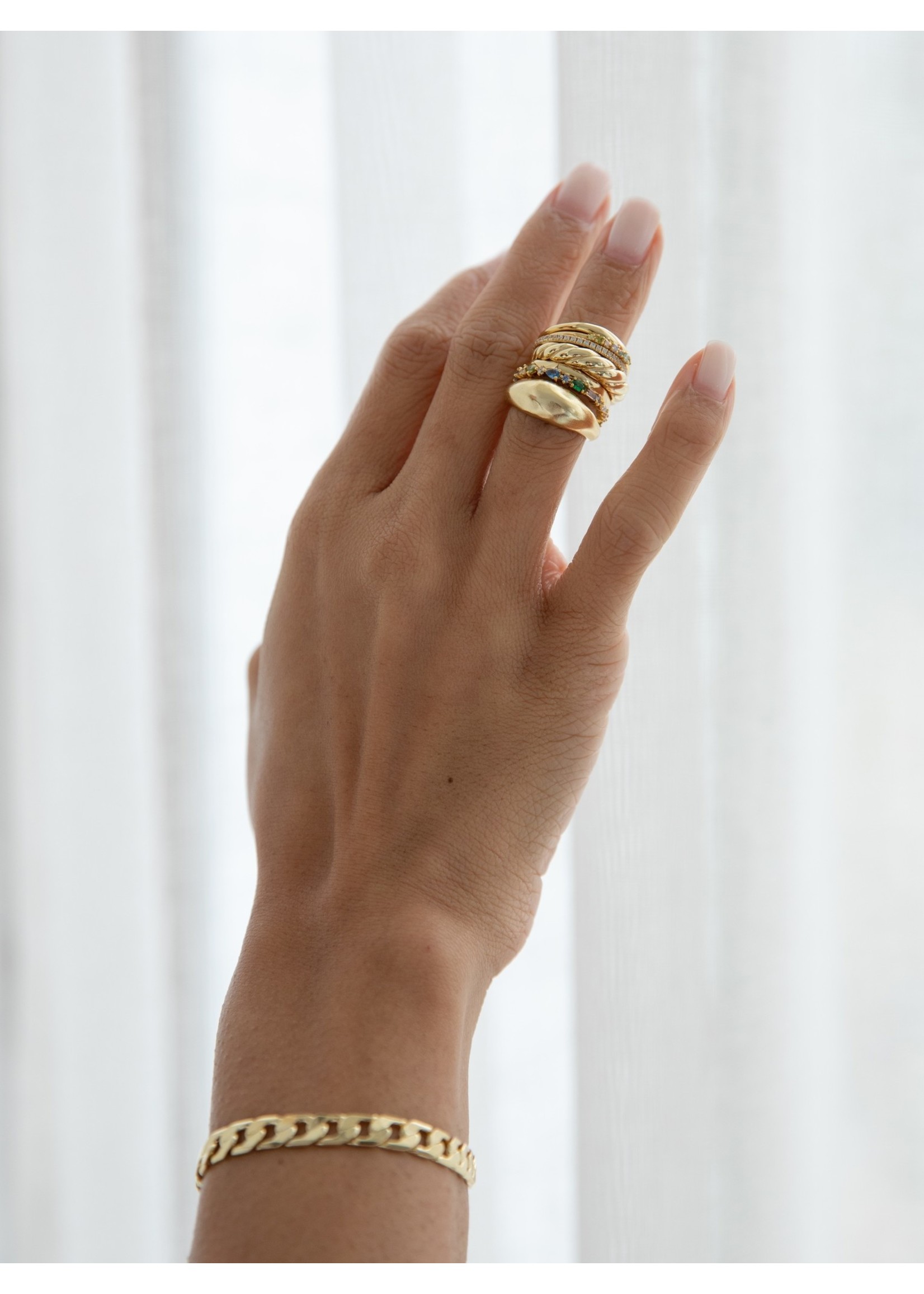 GIOIA HAMMERED DOME RING GOLD