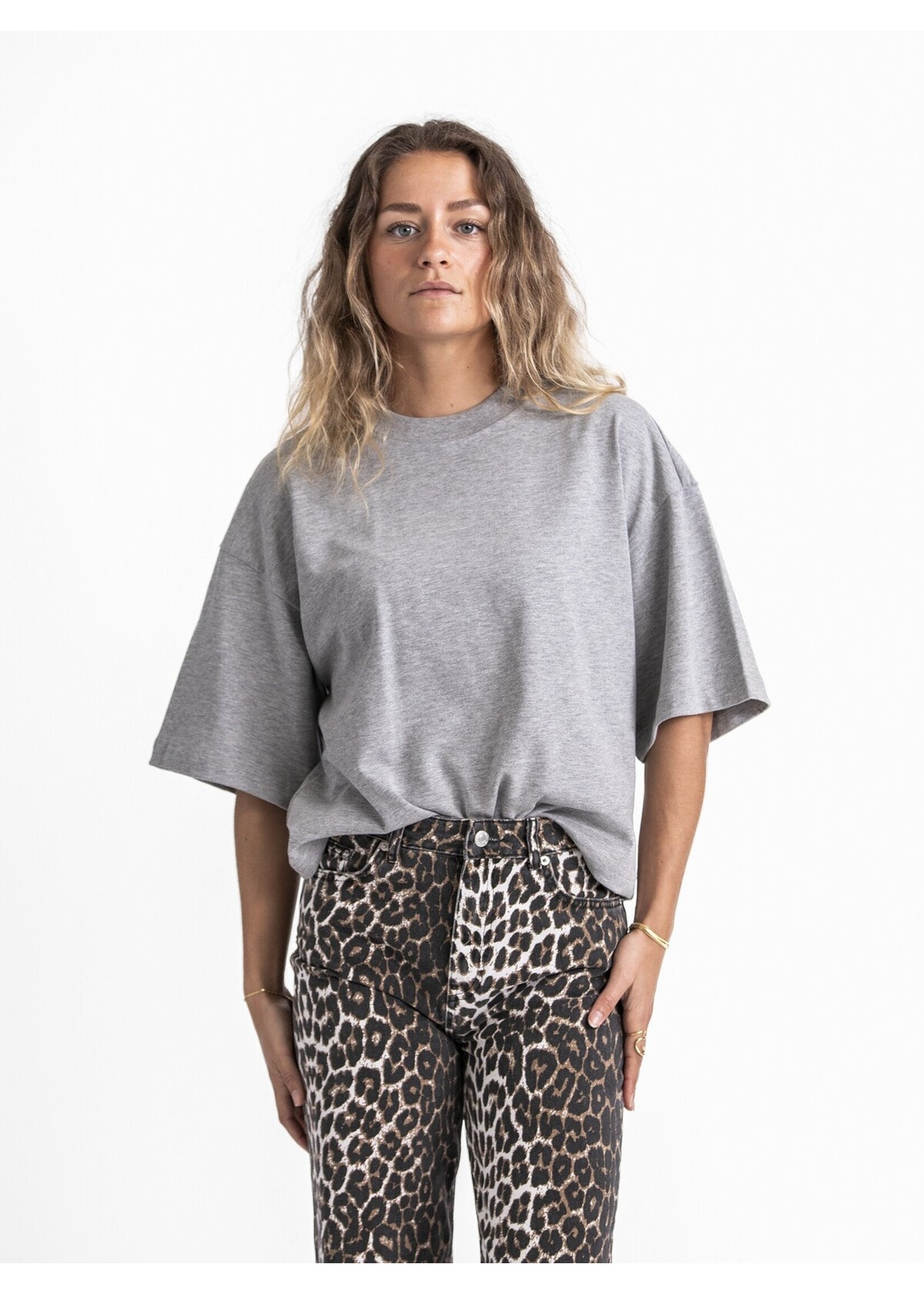 OVERSIZED TSHIRT