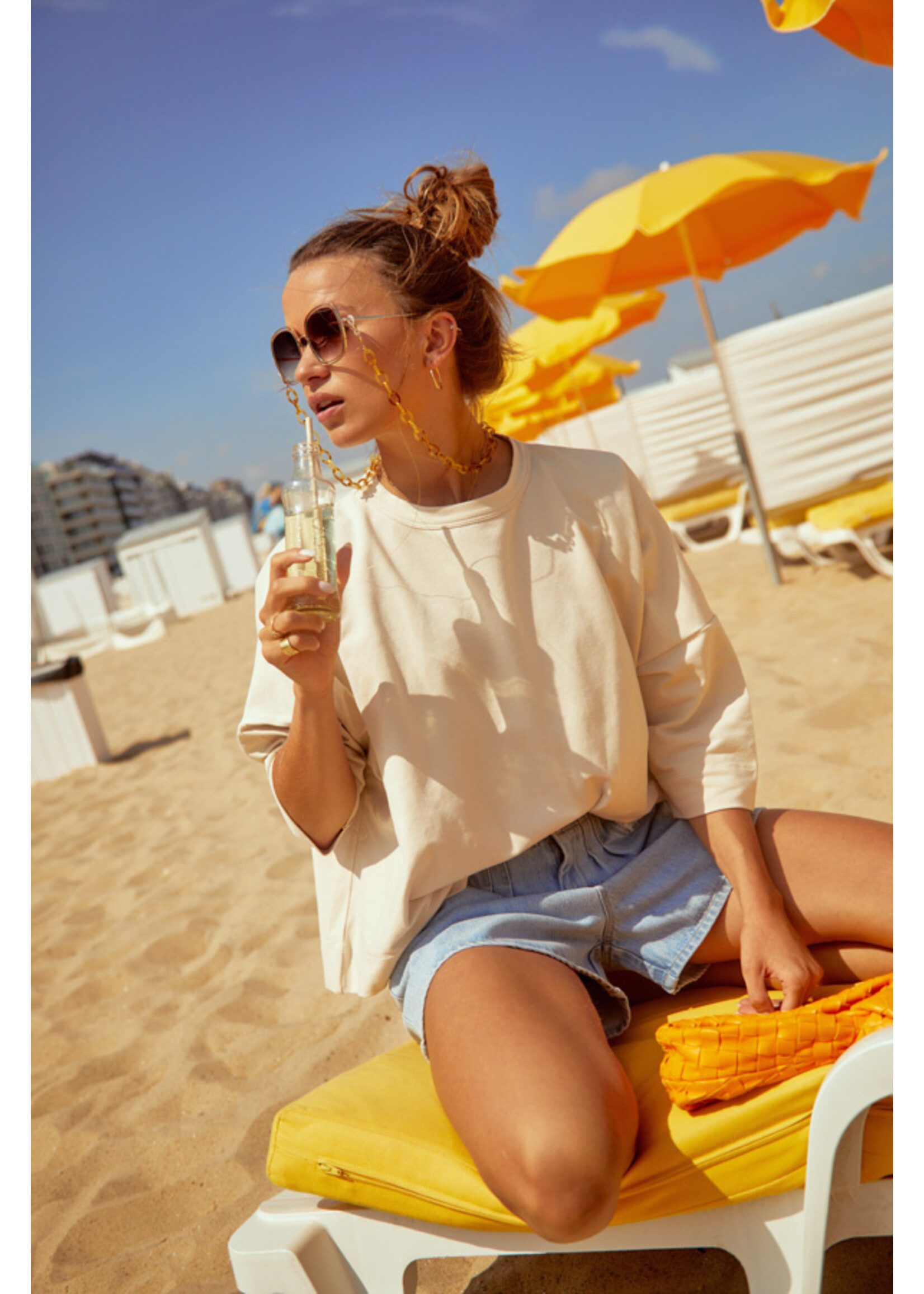 OVERSIZED TEE