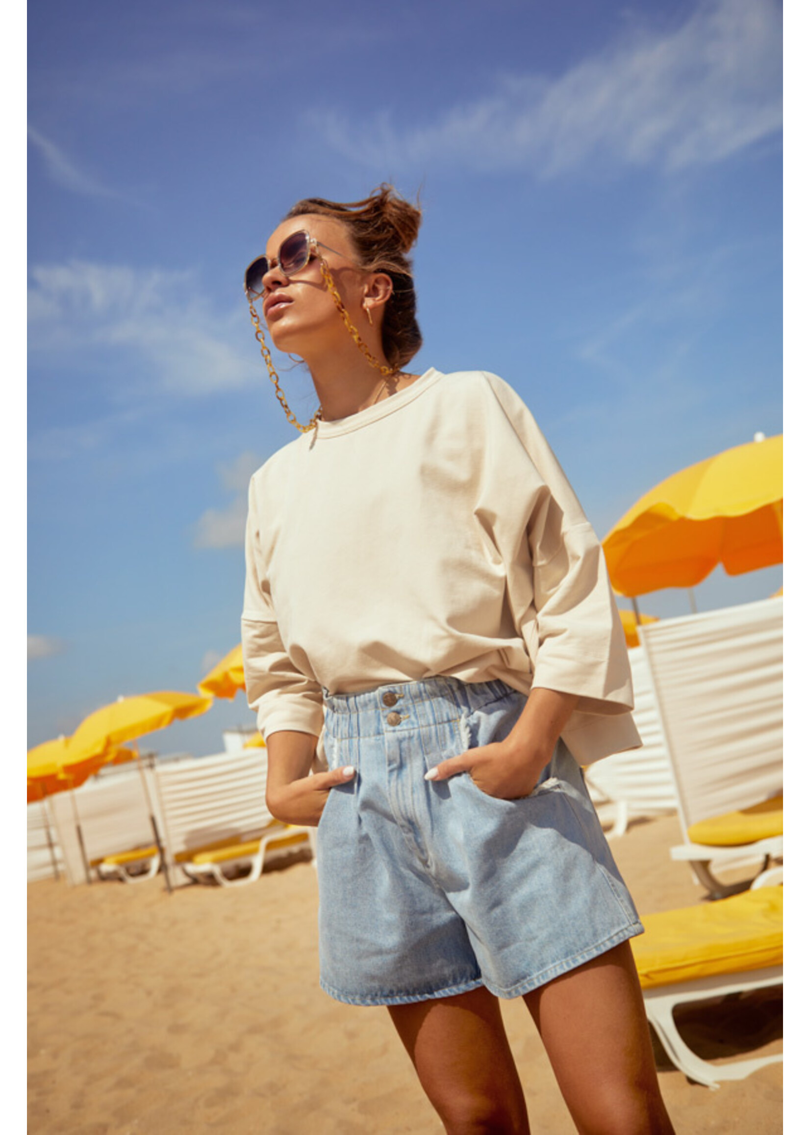 OVERSIZED TEE