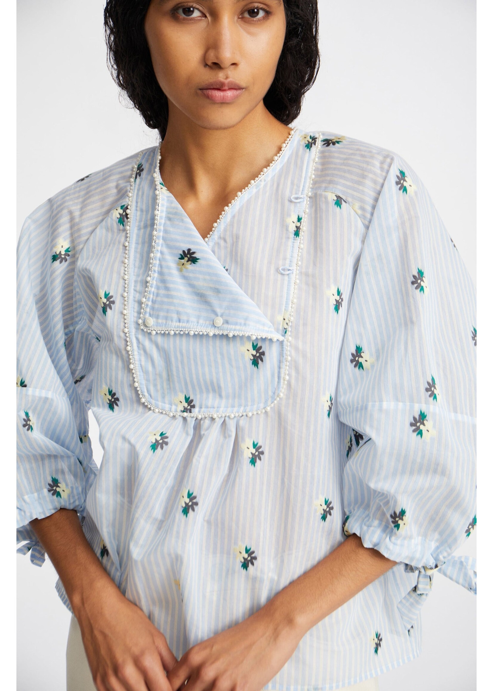 FLORAL BLOUSE