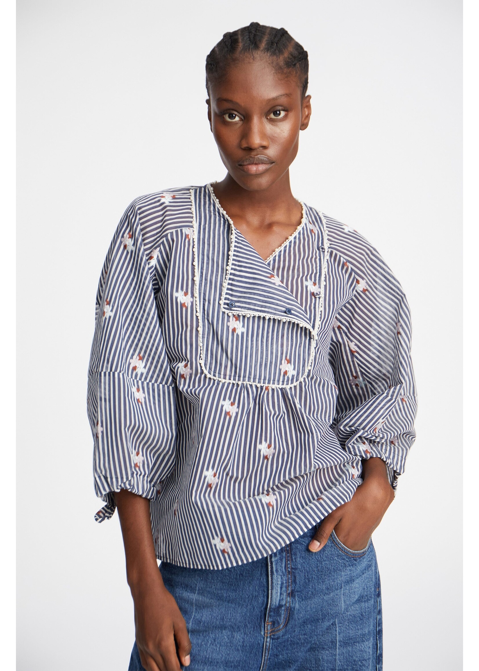 FLORAL BLOUSE