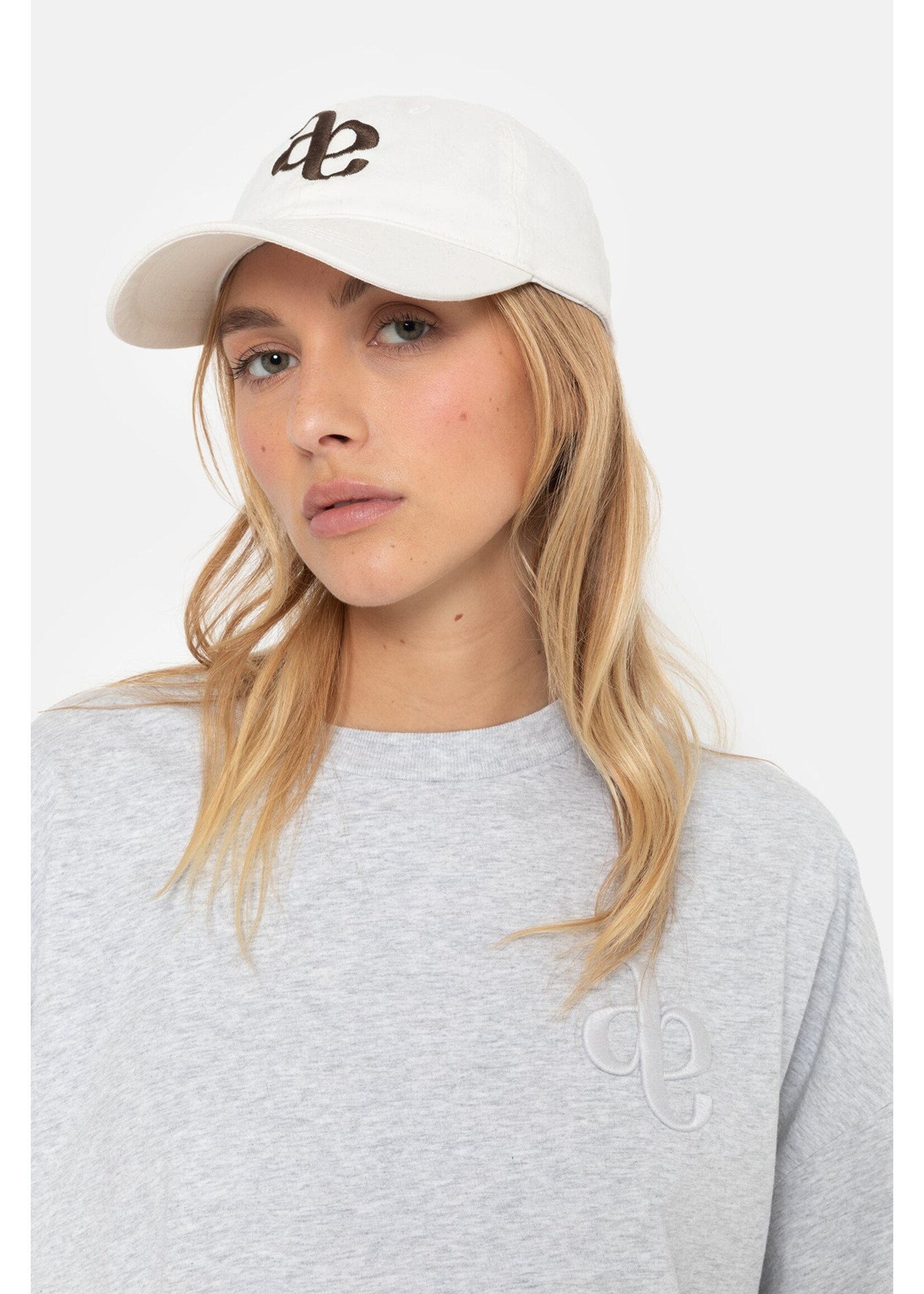LOGO CAP