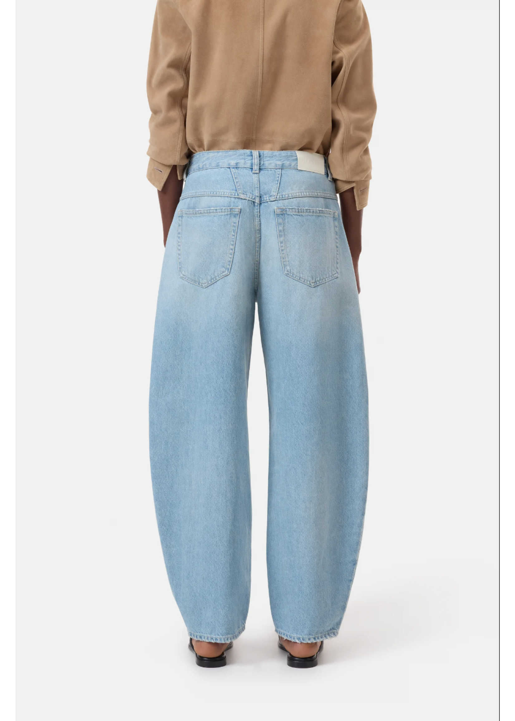 BARREL JEANS