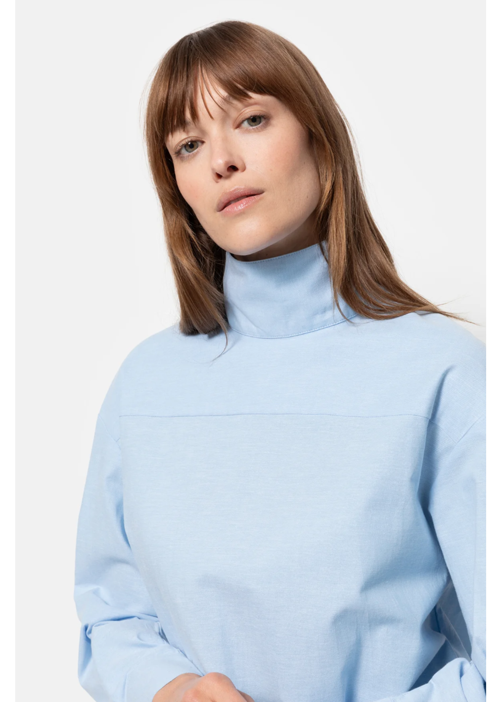 DETAILED BLOUSE