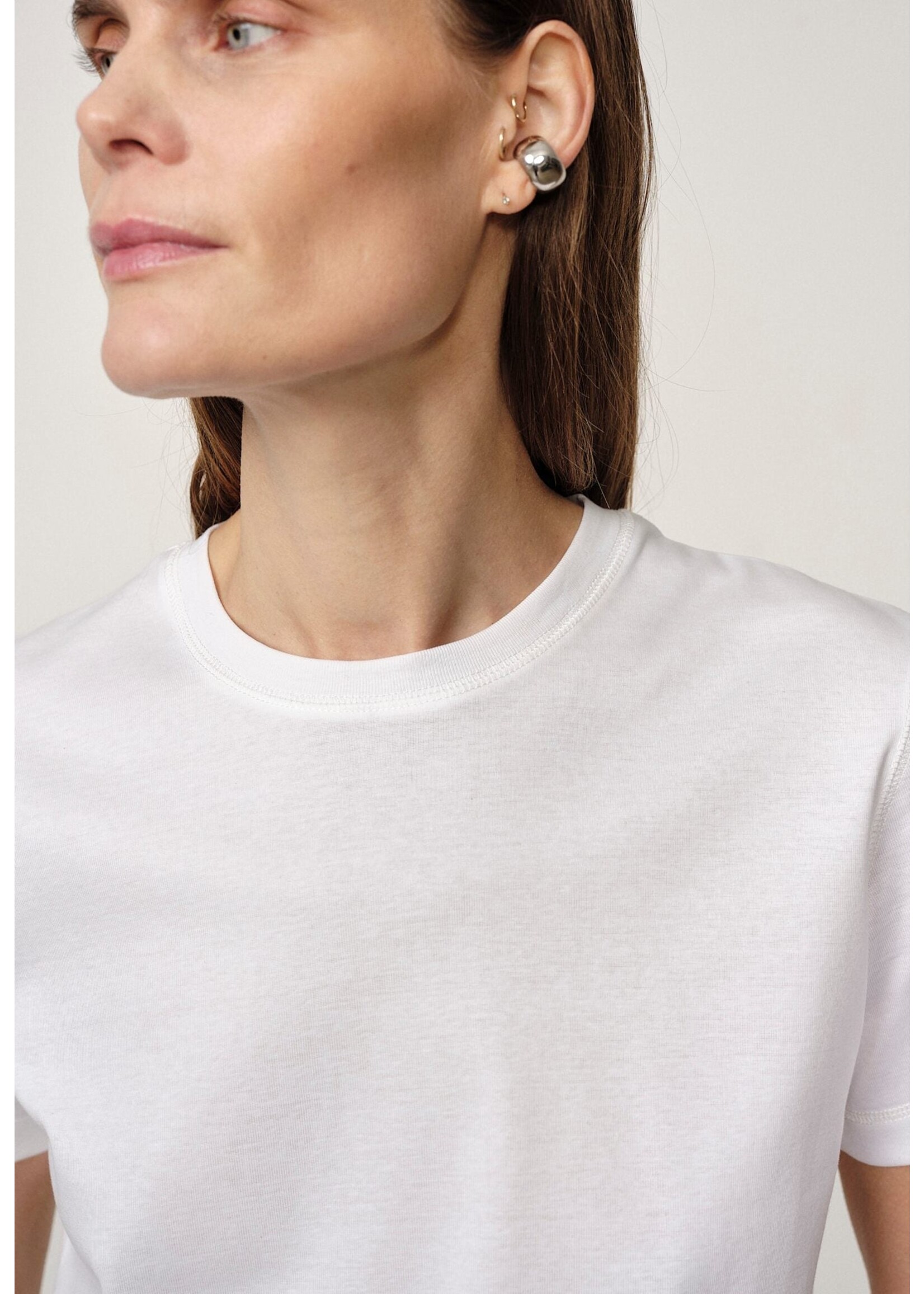 BASIC TEE