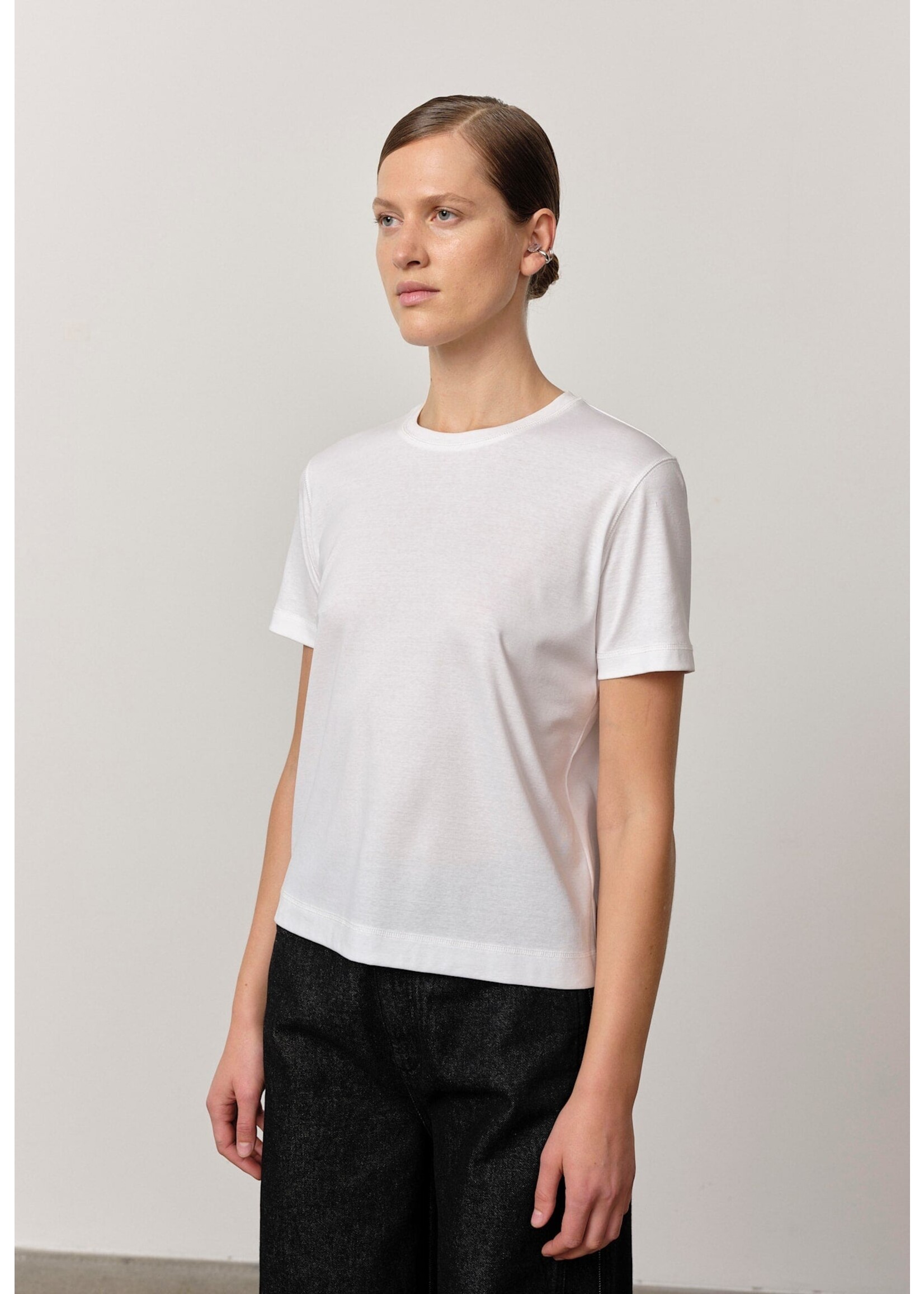 BASIC TEE