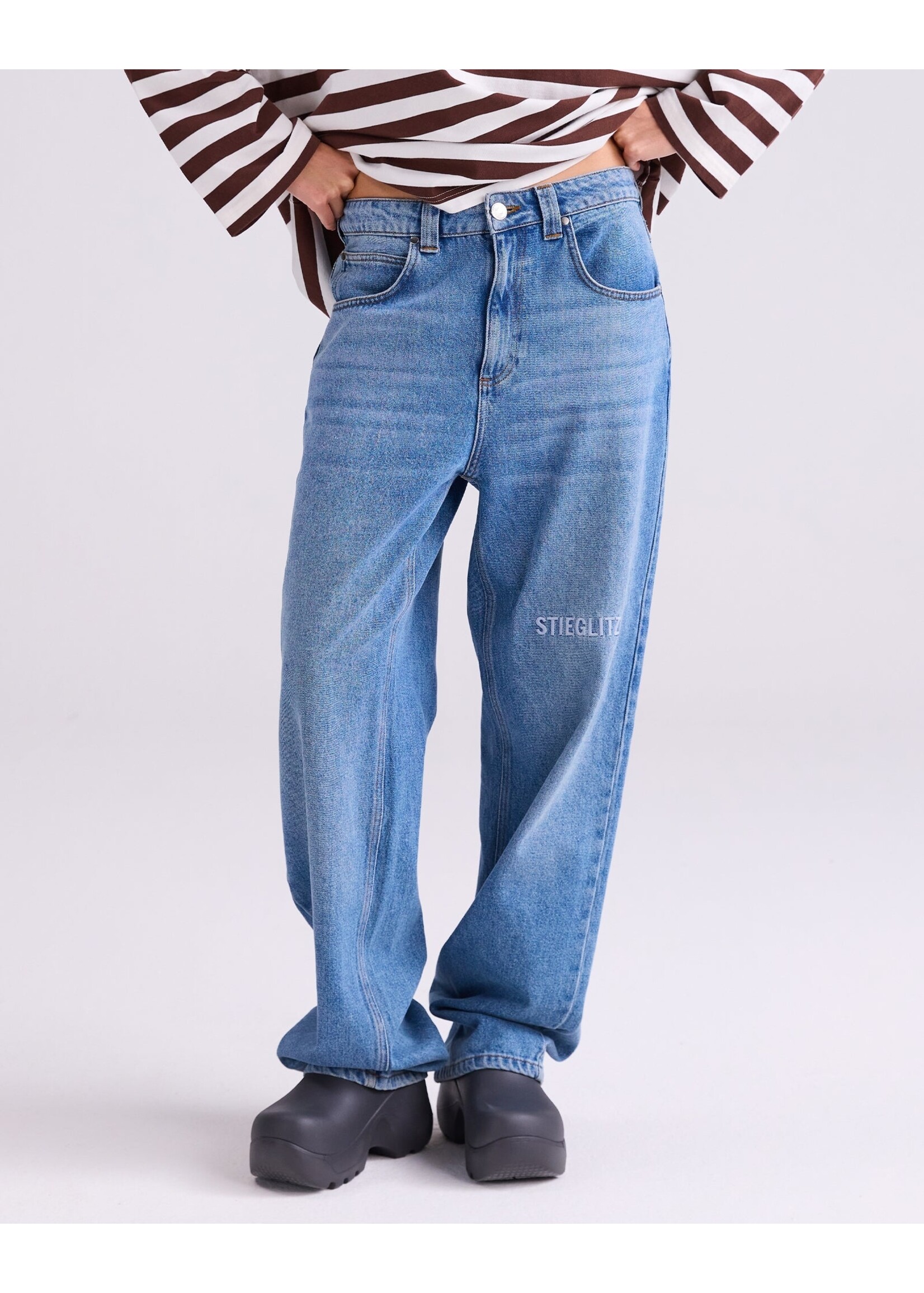 LOGO JEANS