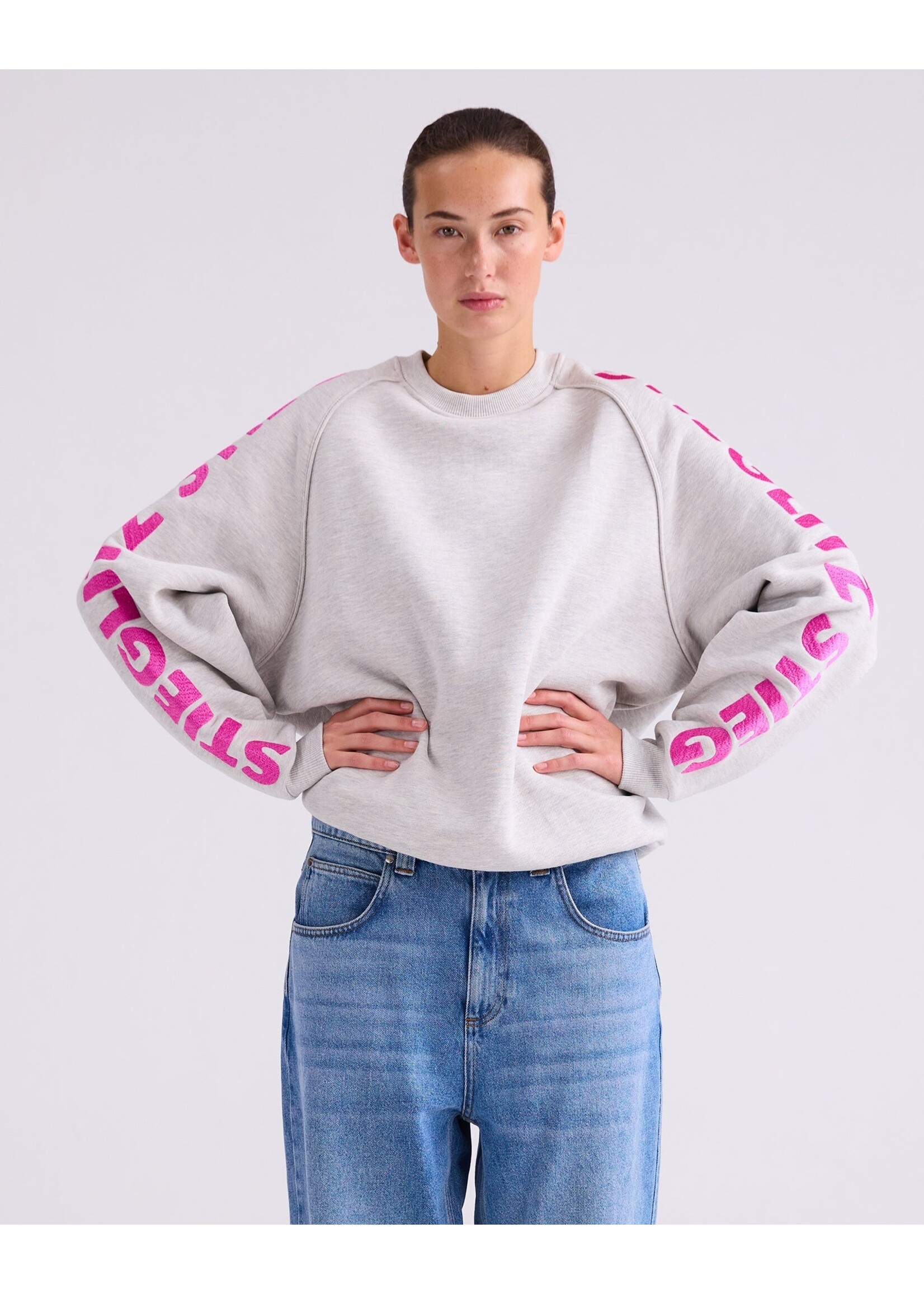 LOGO SWEATER