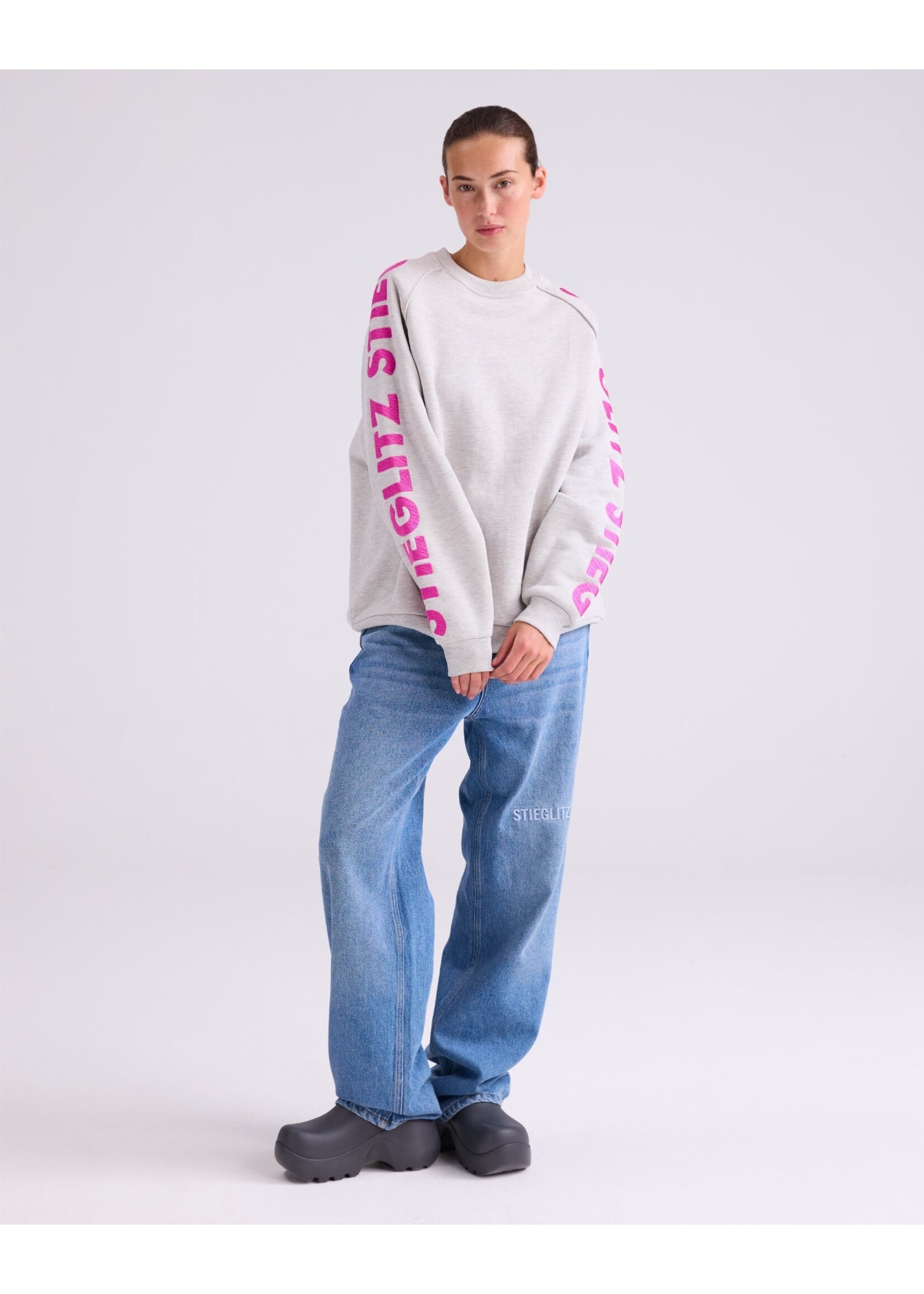 LOGO SWEATER