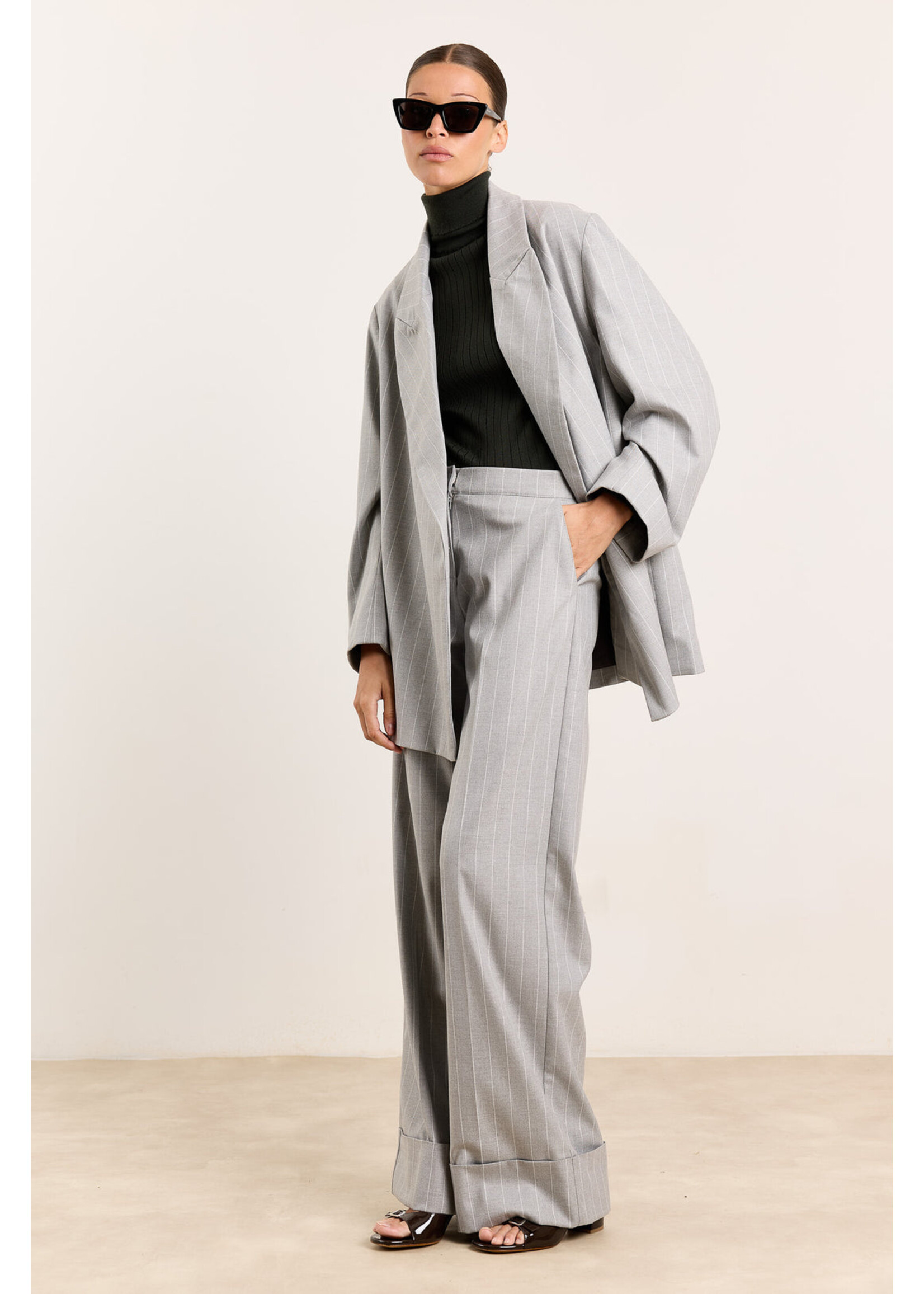 FREDDIE STRIPES LIGHT GREY