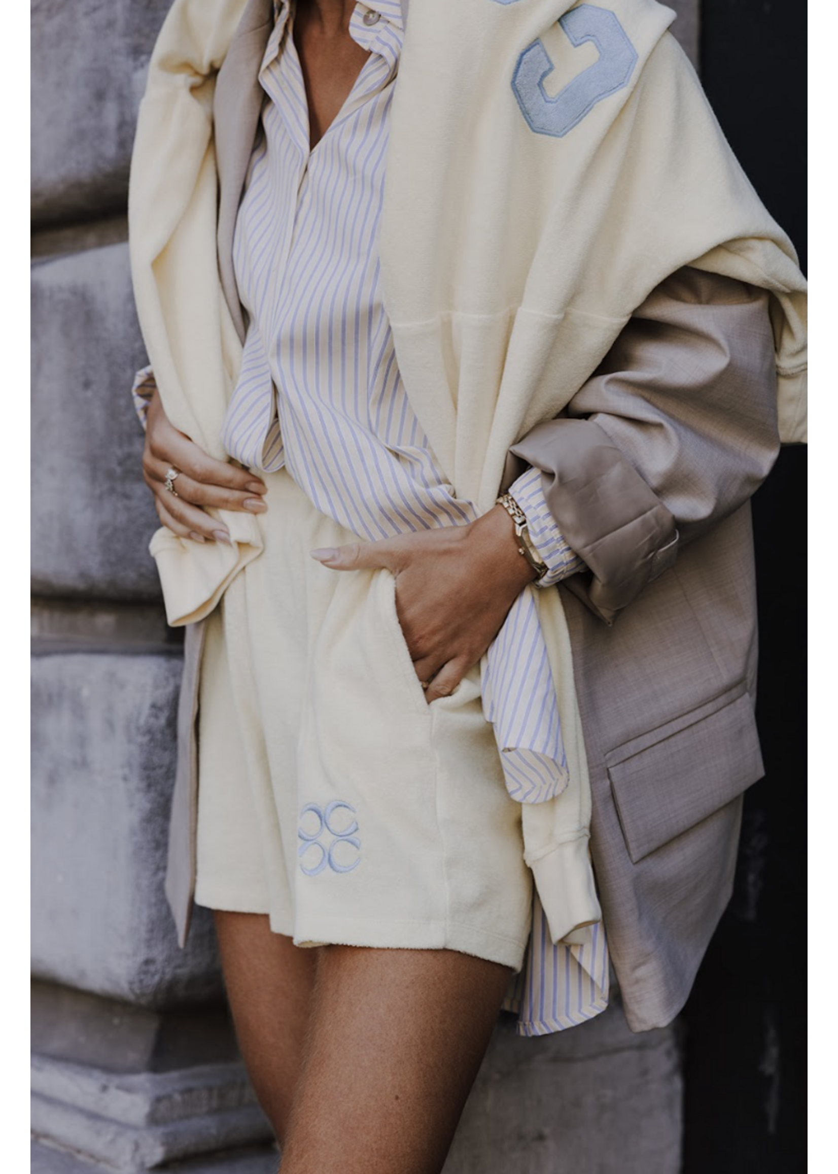 JACKIE SHORT BUTTER YELLOW