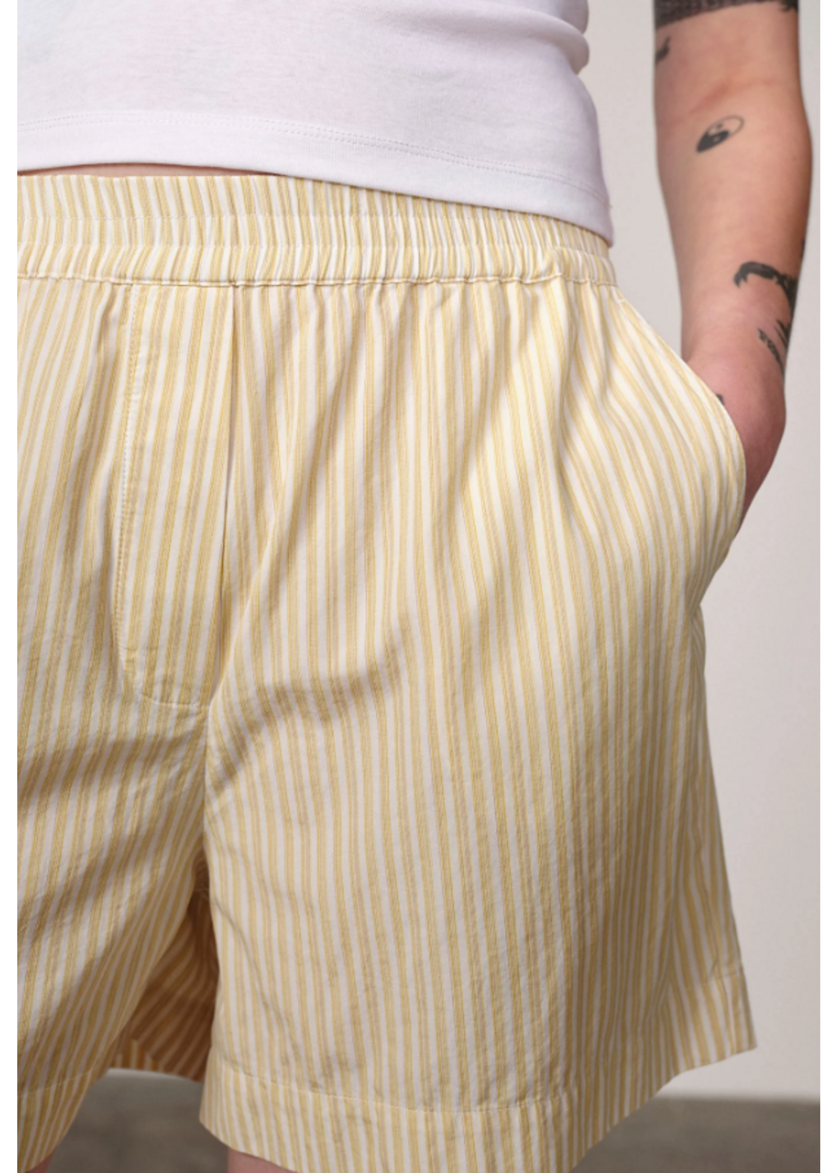 STRIPE SHORT