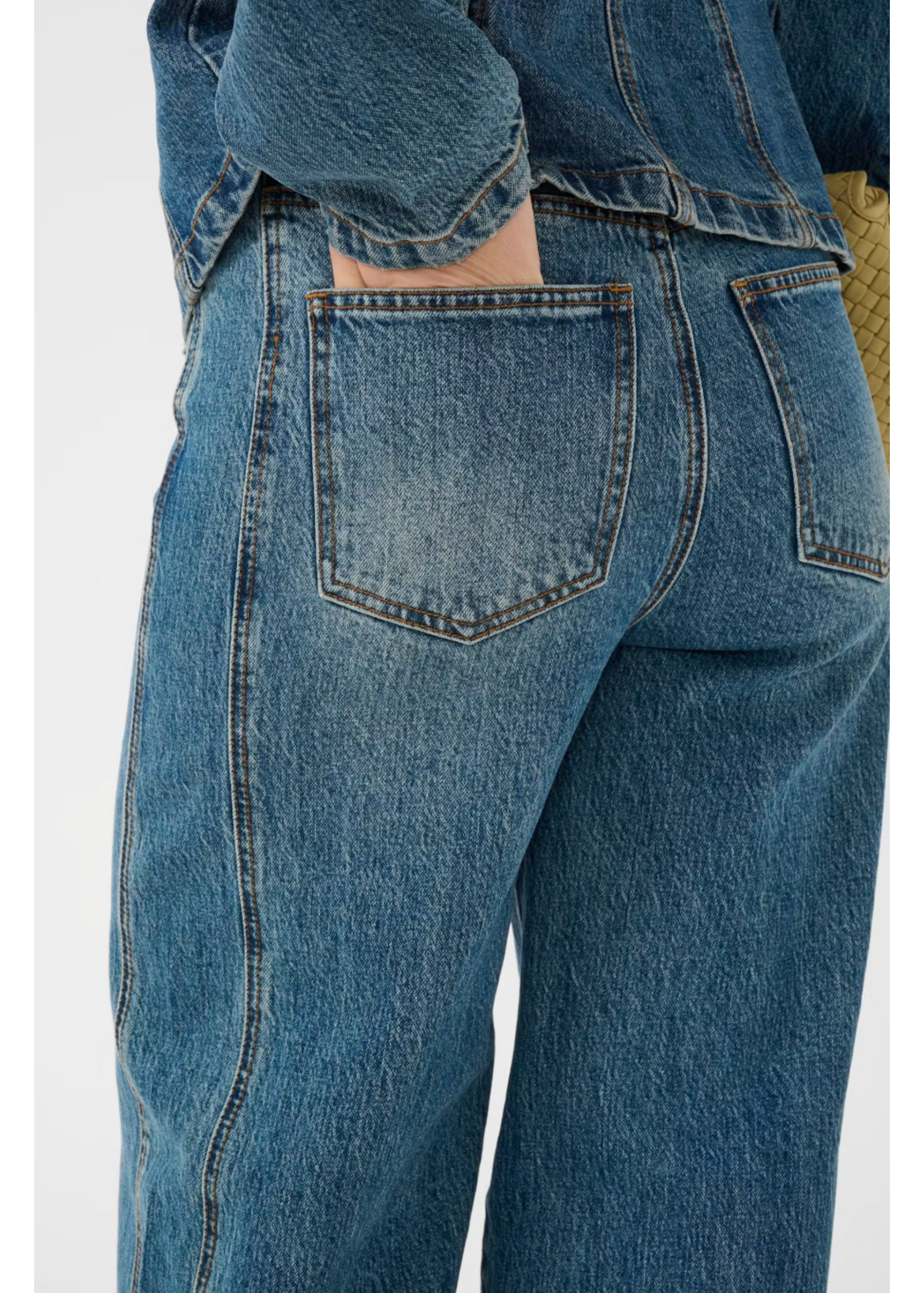 BARREL JEANS