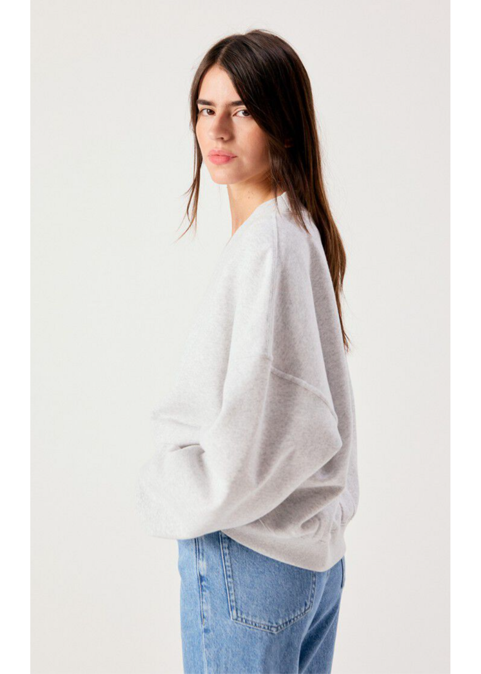 V-NECK SWEATSHIRT