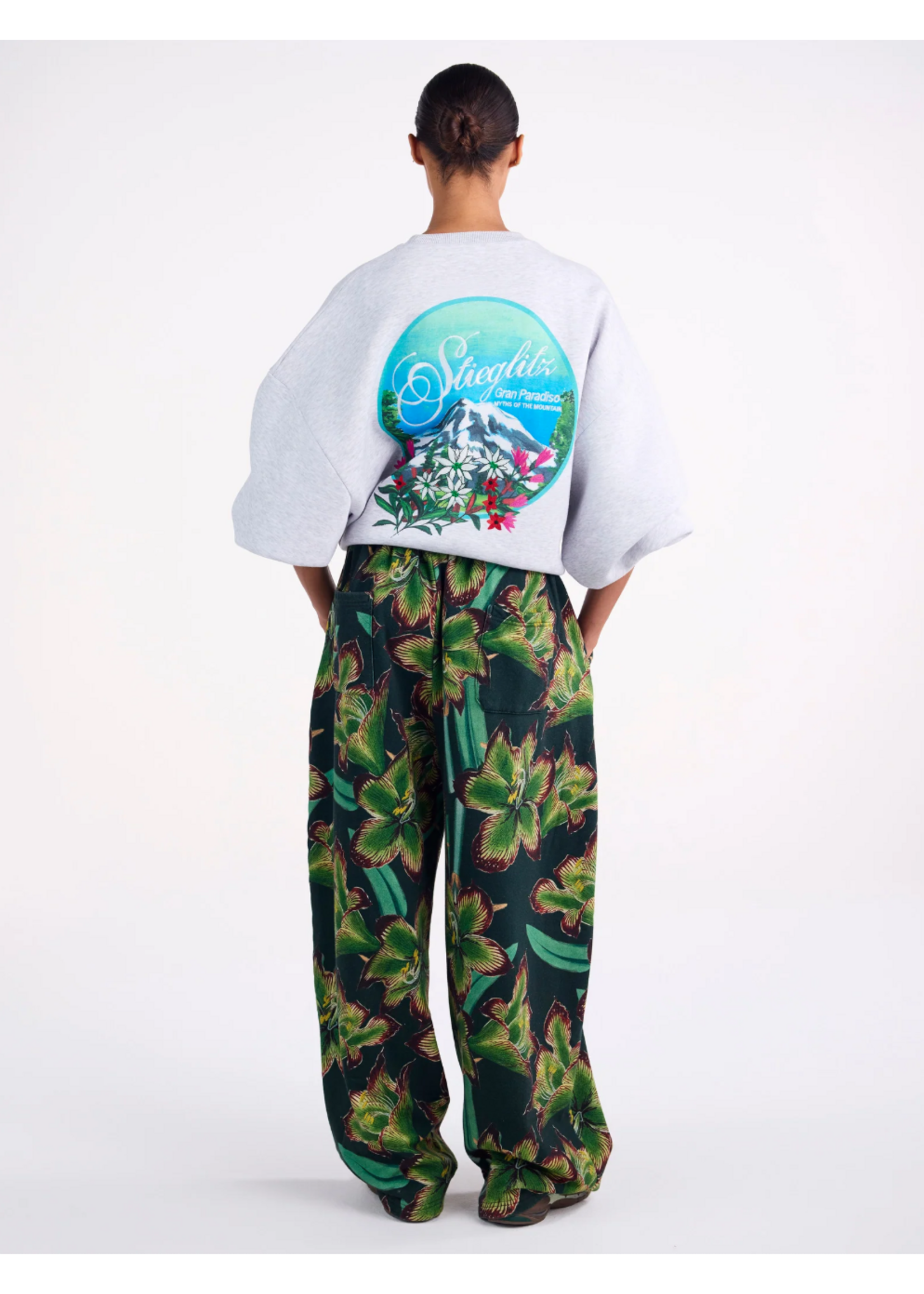 SWEATER WITH BACK LOGO