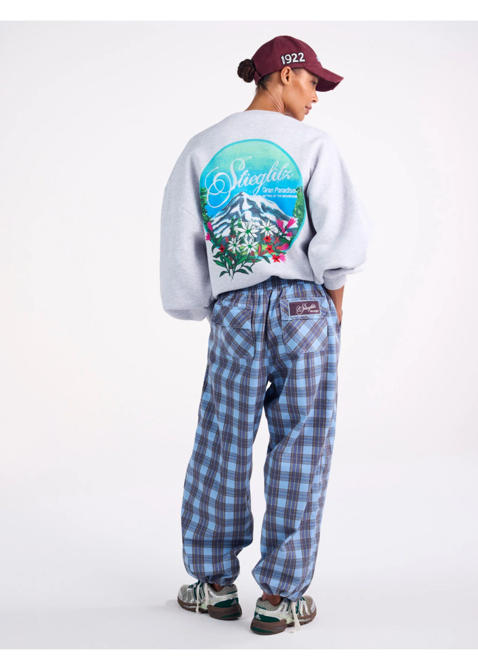 SWEATER WITH BACK LOGO