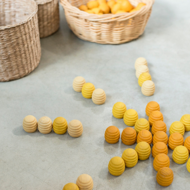 Grapat Grapat Houten speelgoed - Loose parts: Houten honingraten geel, 36st. (Mandala Yellow Honeycombs)