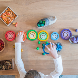 Grapat Grapat Houten speelgoed - Loose parts: Houten regenboogringen, 6 sets (Nest rings)