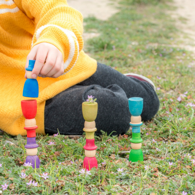 Grapat Houten tovenaars poppetjes gekleurd, 12st.  (Wizards; Nins with hat)