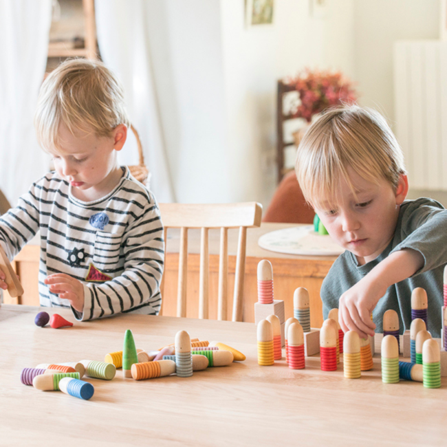 Grapat Houten poppetjes 'Brots' gekleurd, 18st. (Brots)