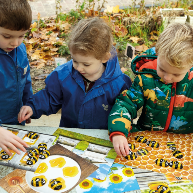 Yellow Door Sensomotorische speelstenen, Educatief - getallen stenen bijen 1-10 (honey bee number stones), set van 20