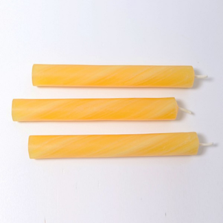 Grimms 25% bijenwaskaarsjes, per stuk - geel gemarmerd (amber marbled beeswax candles)